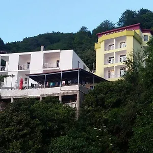 akhmed-guest-house.batumihotels.net/